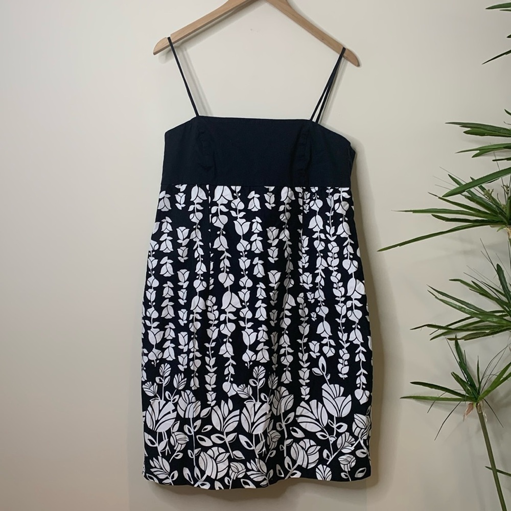 AGB | Black White Floral Spaghetti Strap Peekaboo Bow Hidden Zip Sheath Dress 16